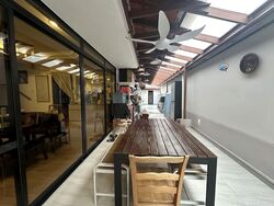 Phillips Avenue (D19), Terrace #568670691